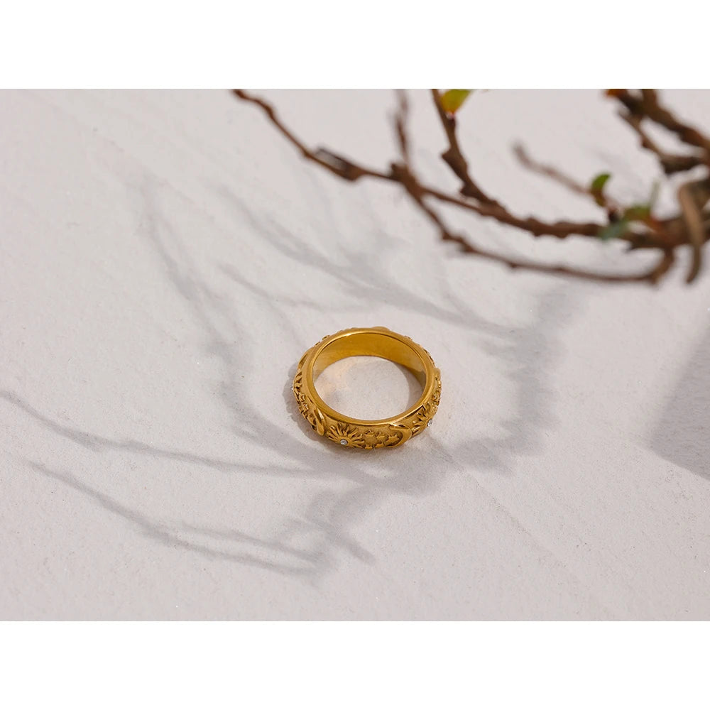 SunStar Moon Ring™