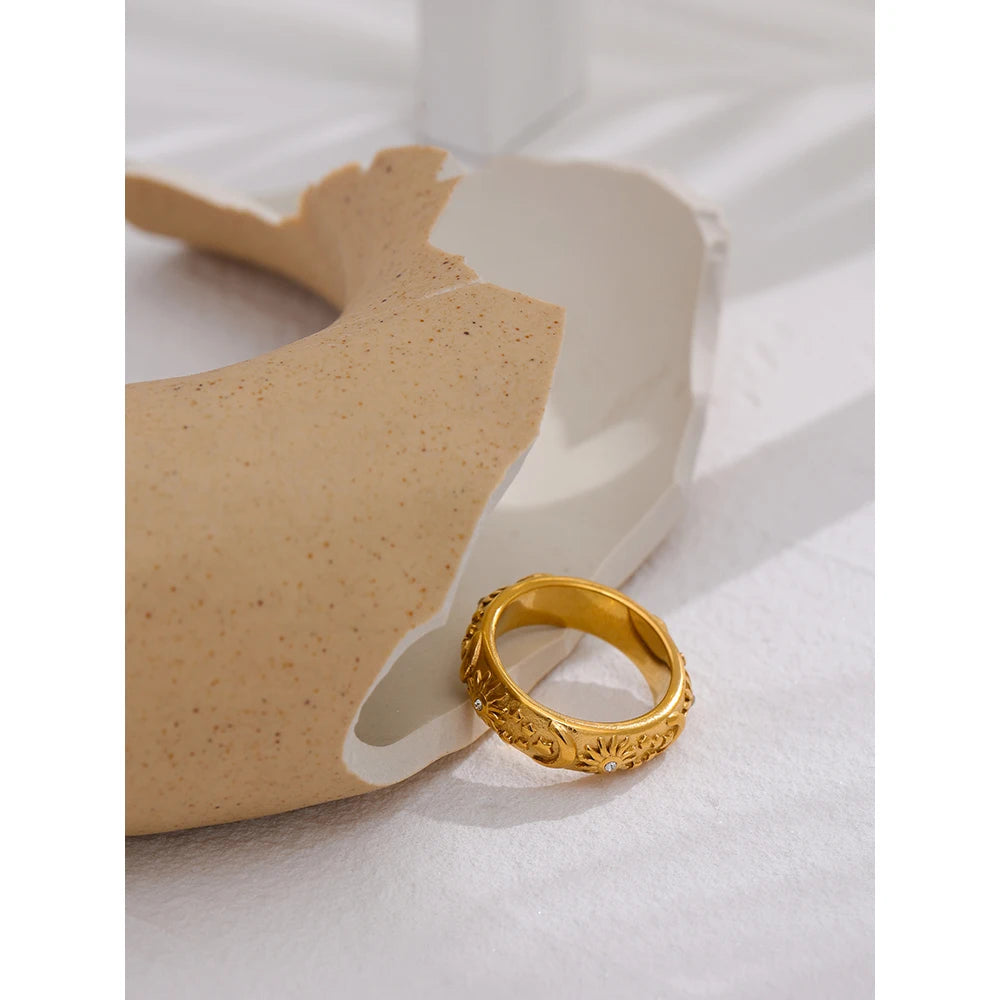 SunStar Moon Ring™