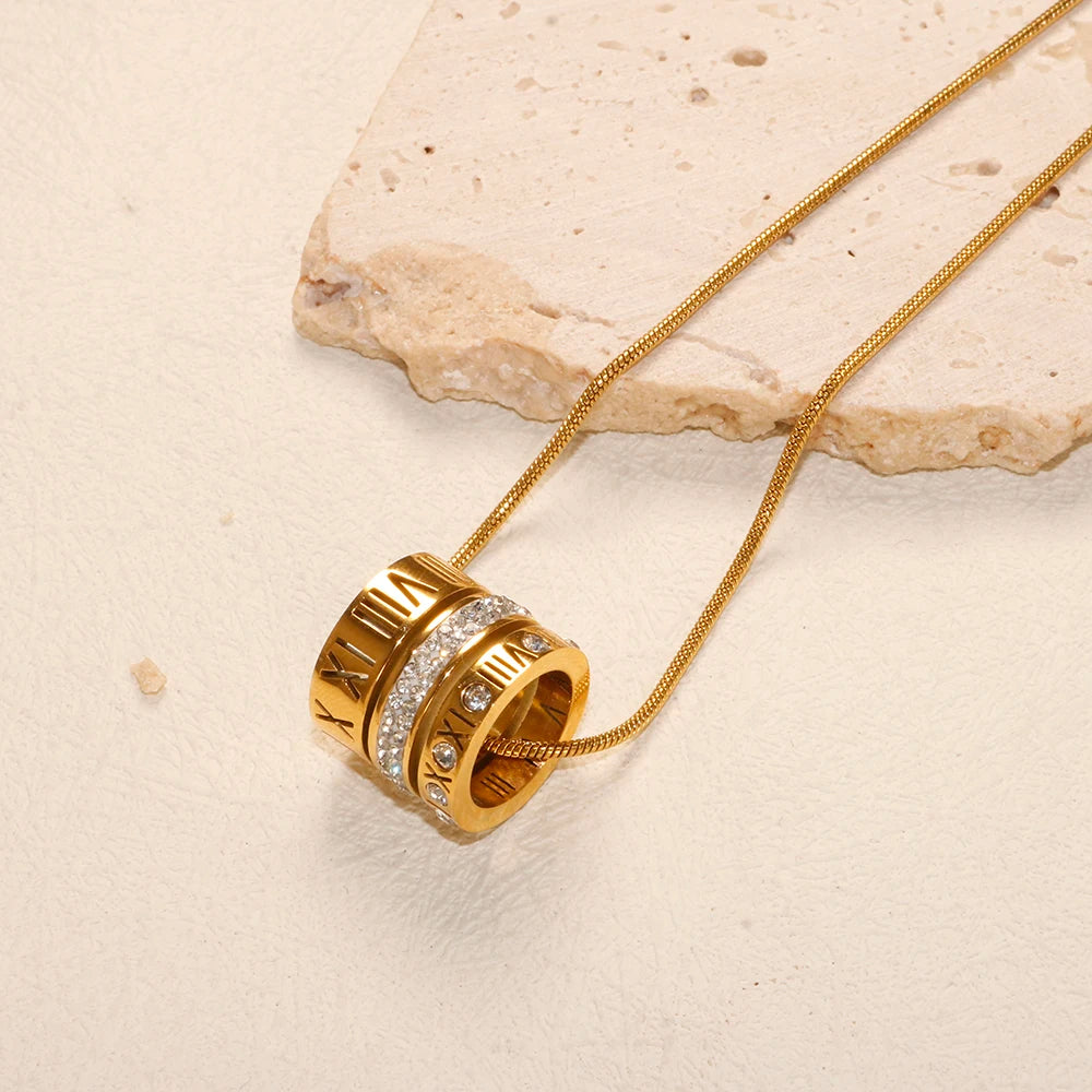 JOVO LOVE Colar de três camadas com algarismos romanos para mulheres e homens moda pingente de cristal de aço inoxidável gargantilha joias à prova d'água