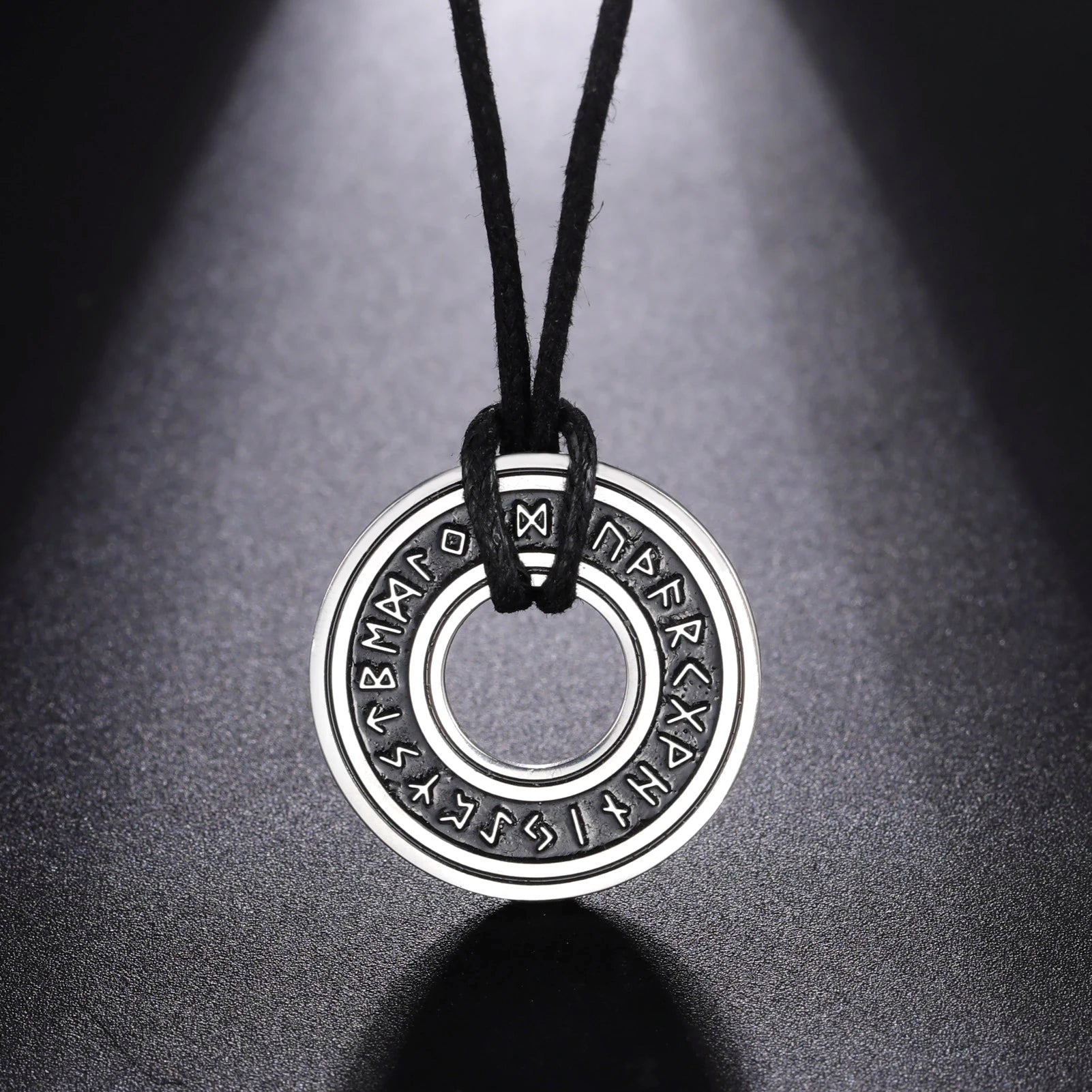LIKGREAT Vintage Nordic Rune Colares para Homens Aço Inoxidável Norse Runes Viking Jewerly Pagan Elder Futhark Pingente Amuleto