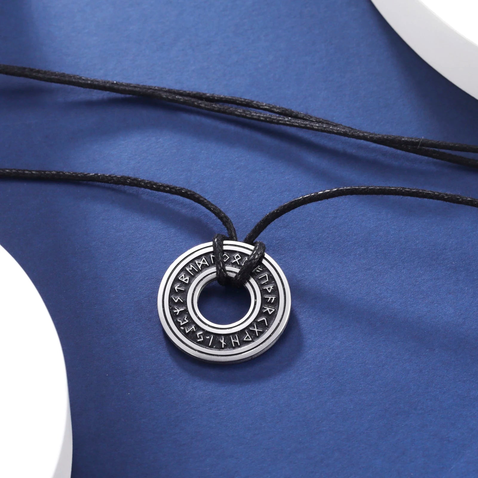 LIKGREAT Vintage Nordic Rune Colares para Homens Aço Inoxidável Norse Runes Viking Jewerly Pagan Elder Futhark Pingente Amuleto