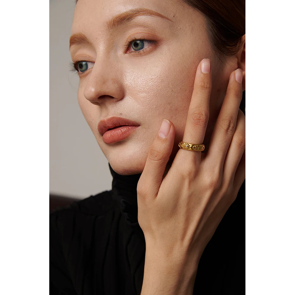 SunStar Moon Ring™