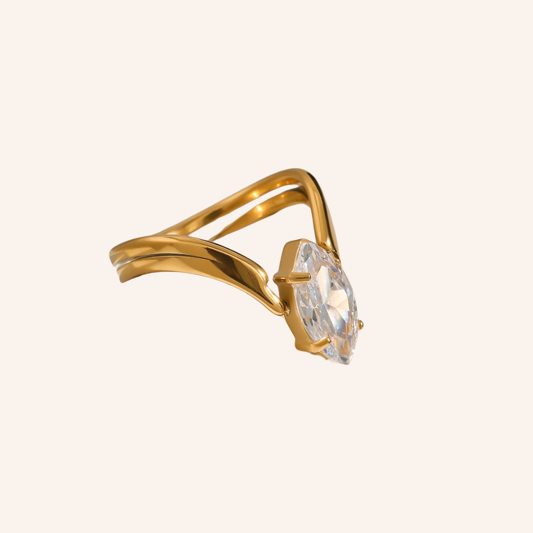 Anel Elegância Dourada
