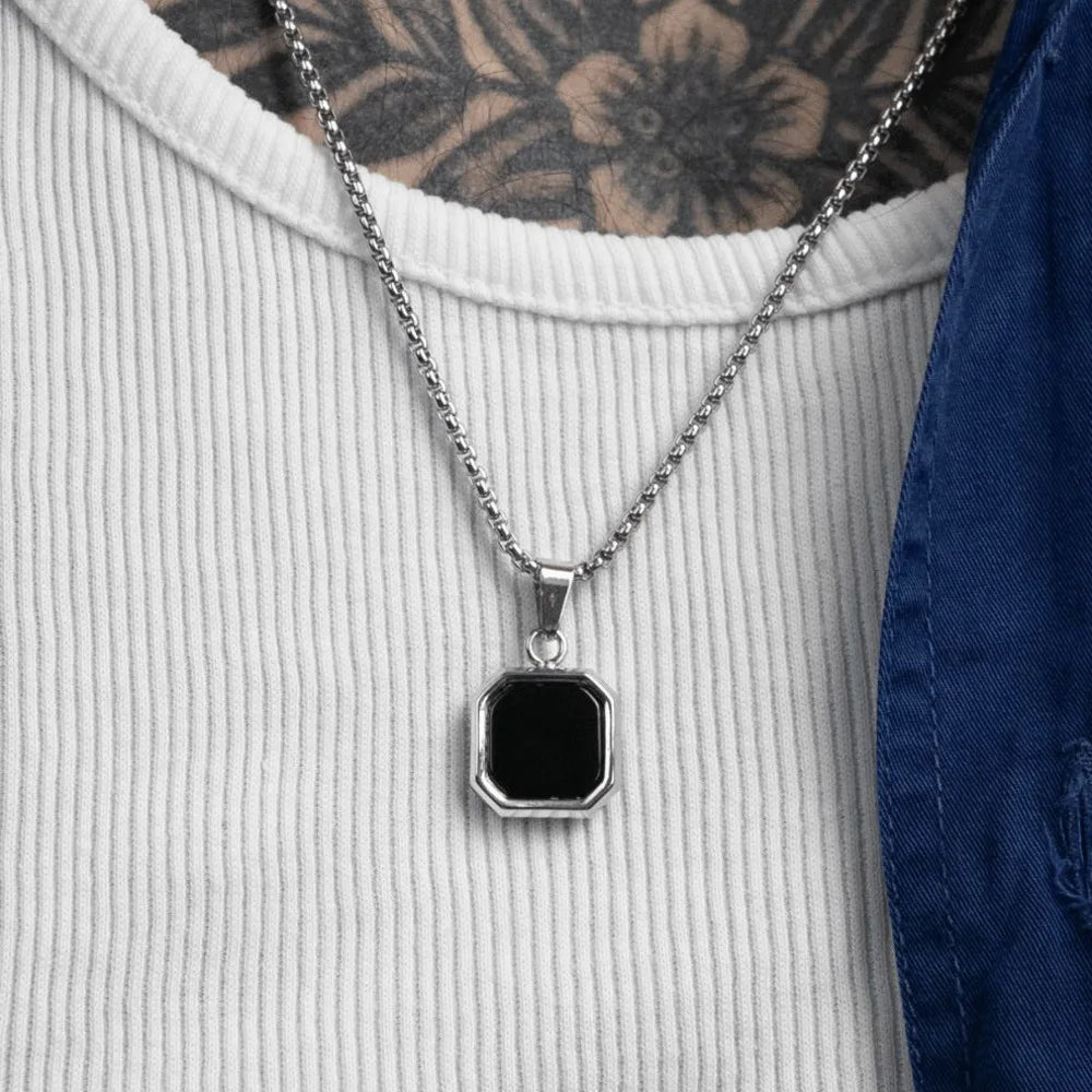 Colar Majestade Onyx: Elegância e Poder