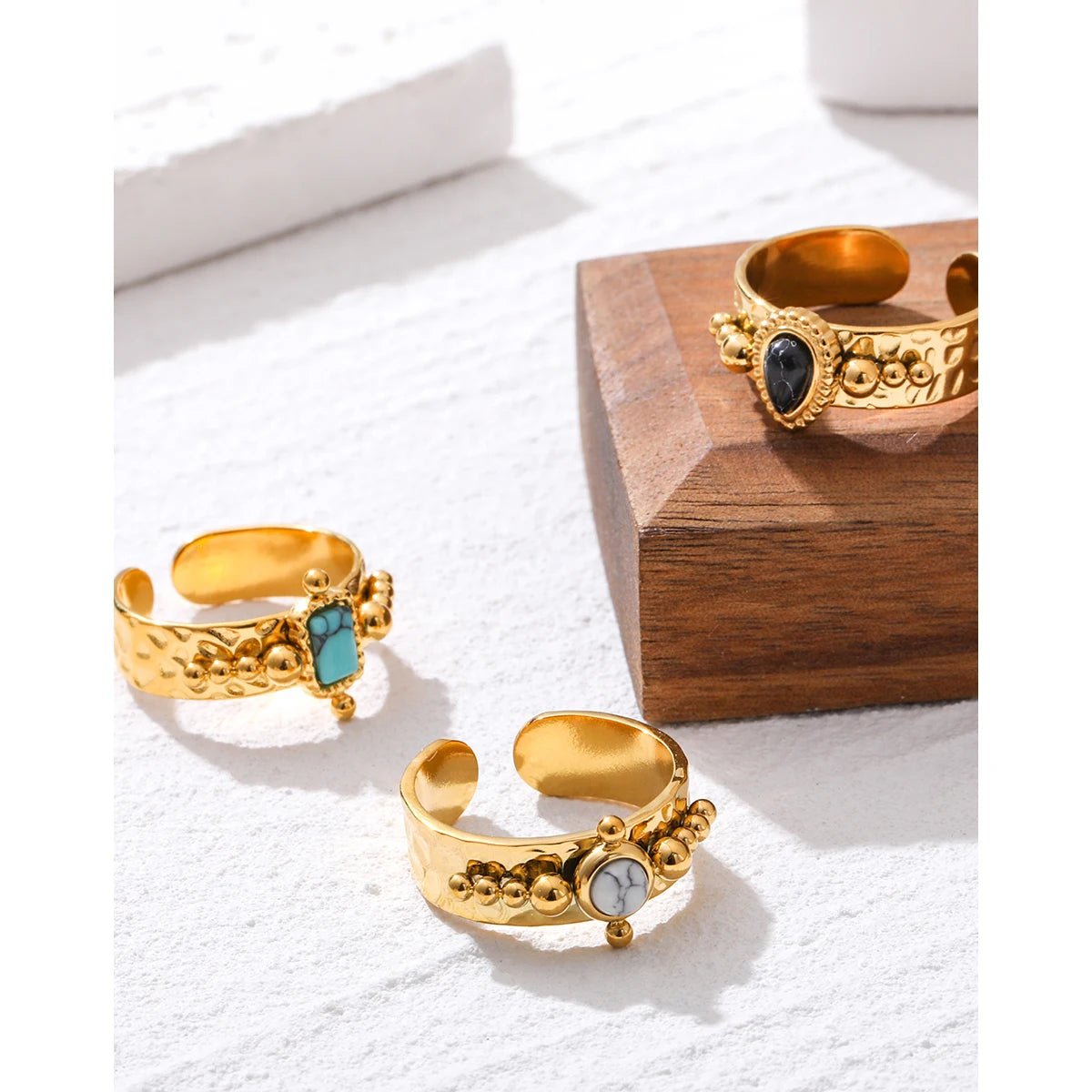 YACHAN Luxo 18K Banhado A Ouro Anéis de Aço Inoxidável para As Mulheres Preto Branco Azul Pedra Natural Moda Vintage Jóias Estéticas